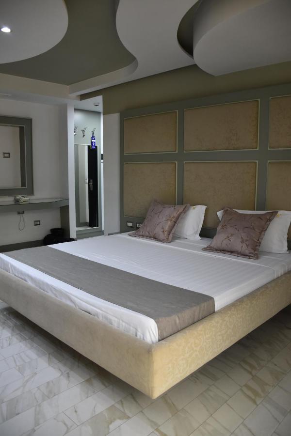 New W Hotel Tiran Dış mekan fotoğraf
